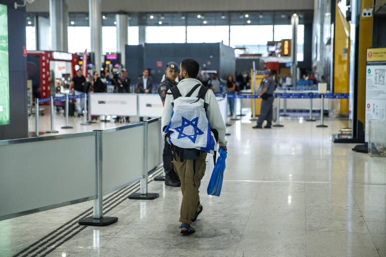 Israelenses partem de São Paulo rumo a Tel Aviv para lutar na guerra