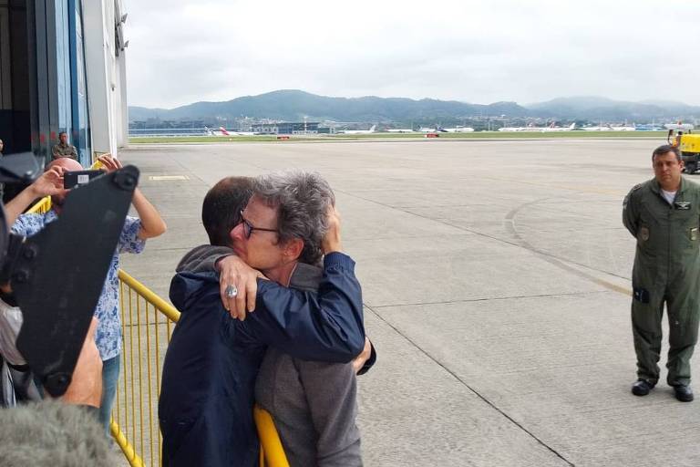 Repatriados brasileiros chegam em São Paulo no terceiro voo vindo de Israel