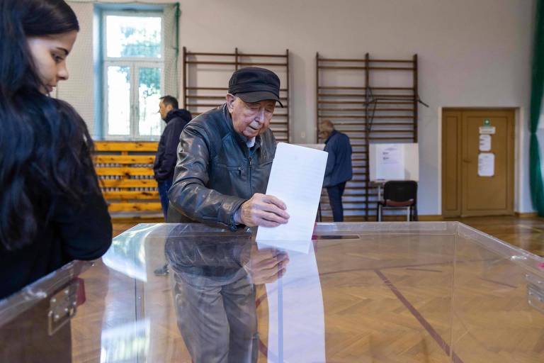 Polônia realiza eleições parlamentares; veja fotos de hoje