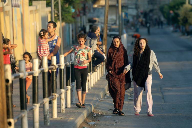 Prazo para deixar norte de Gaza se esgota, e últimas cidades do sul de Israel são esvaziadas