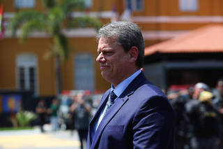 O governador Tarcísio de Freitas participa de evento no batalhão da Rota