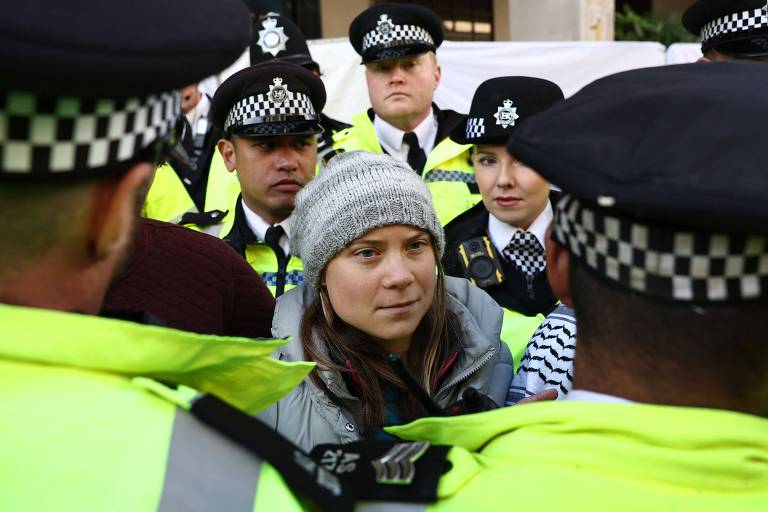 Greta Thunberg é detida em manifestação em Londres