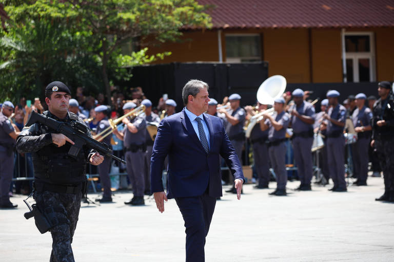 O governador de São Paulo, Tarcísio de Freitas (Republicanos), durante cerimônia no batalhão da Rota, em São Paulo 