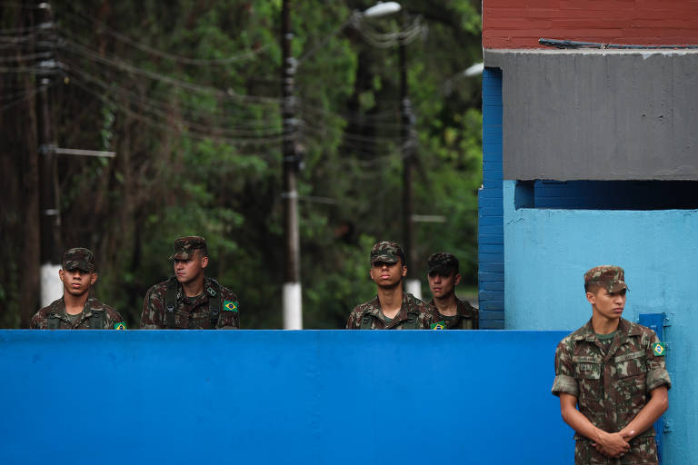 Militares estão aquartelados há uma semana no Arsenal de Guerra de Barueri, em razão do furto de 21 metralhadoras