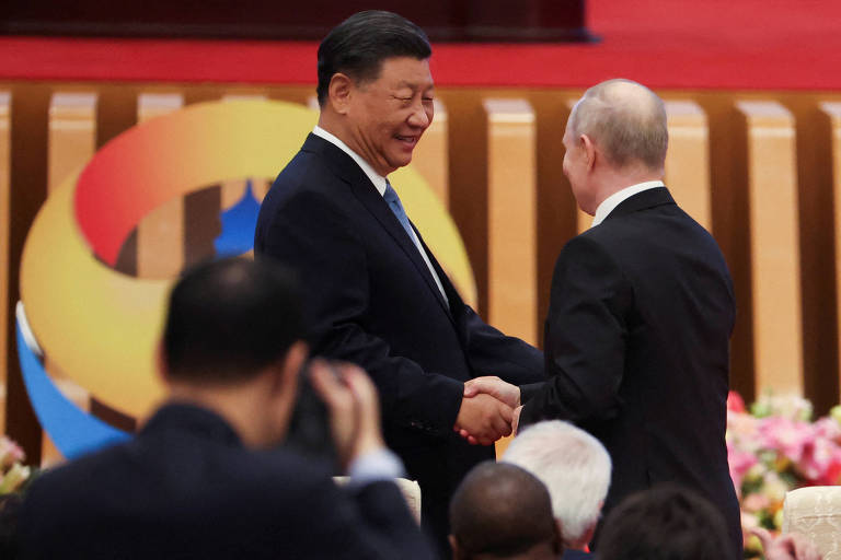 Xi e Putin evitam guerra e priorizam cooperação econômica ao abrir fórum
