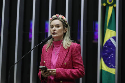 Brasílias DF, A deputada federal Júlia Zanatta (PL-SC) durante discurso no plenário da Câmara dos Deputados