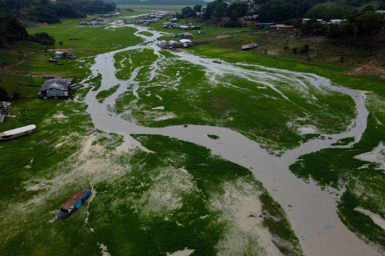 Imagem aérea do rio Negro, no Amazonas