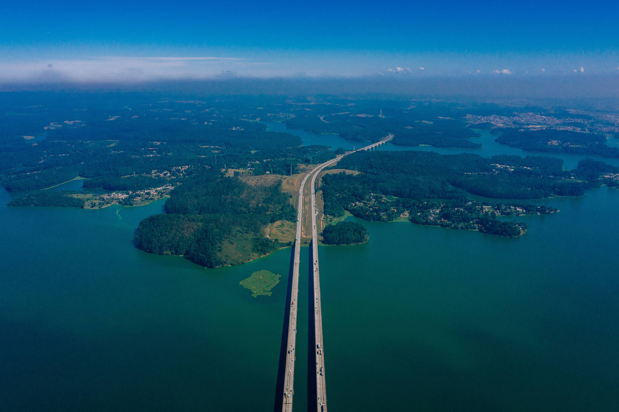 Empresa contratada por Tarcísio para venda da Sabesp subcontratou consultoria
