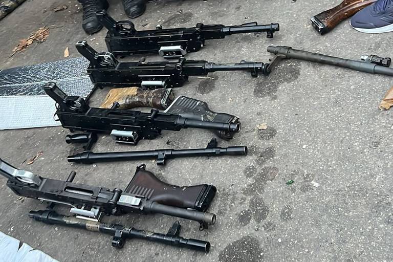 Polícia do Rio prende suspeito de negociar armas do Exército furtadas em SP
