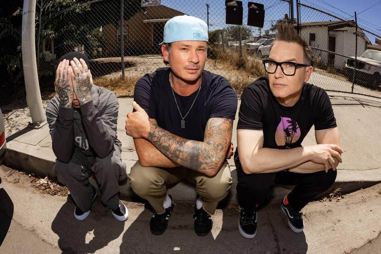 Os membros da banda Blink-182, que tocam na edição de 2024 do Lollapalooza