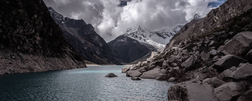 Lago Parón, no Peru, é o maior da cordilheira Branca, no norte do país; a região abriga o parque nacional Huascarán, que sofre com o derretimento das geleiras