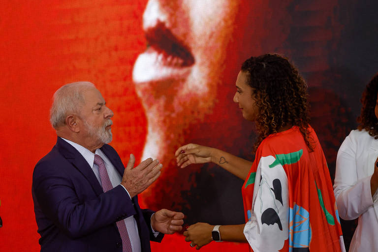 Lula assinou decreto de cotas para negros em cargos de chefia com meta já atingida