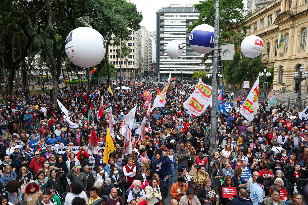 Professores da rede estadual de SP entram em greve nesta sexta (25)