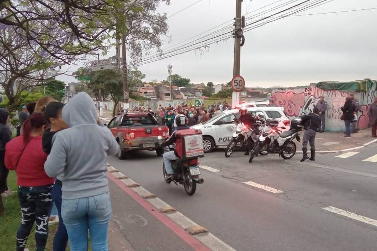 Grupo protestou contra implantação da Vila Reecontro Jabaquara, na zona sul de São Paulo, na tarde desta sexta-feira (20)