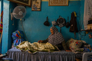 Latifa, 87, no campo de refugiados de Am´ari na Cisjorânia