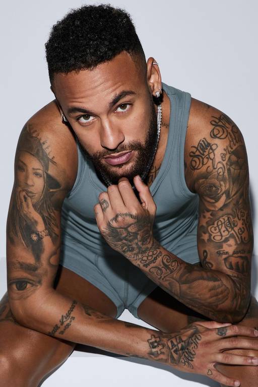Neymar Jr. modelando para a marca Skims