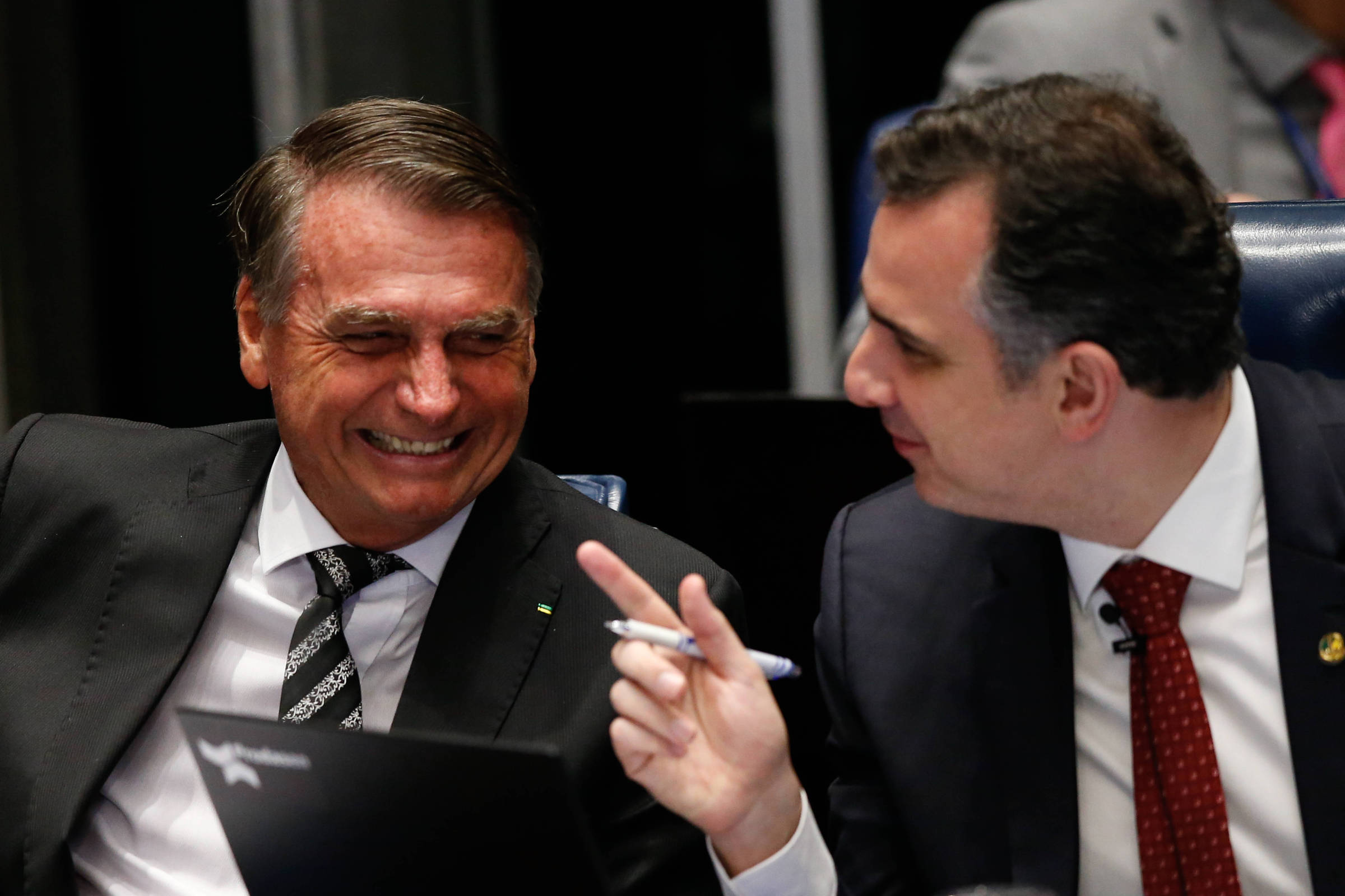 Bolsonaro elogia Pacheco por ofensiva contra STF, e Gleisi vê 'serviço para a extrema direita'