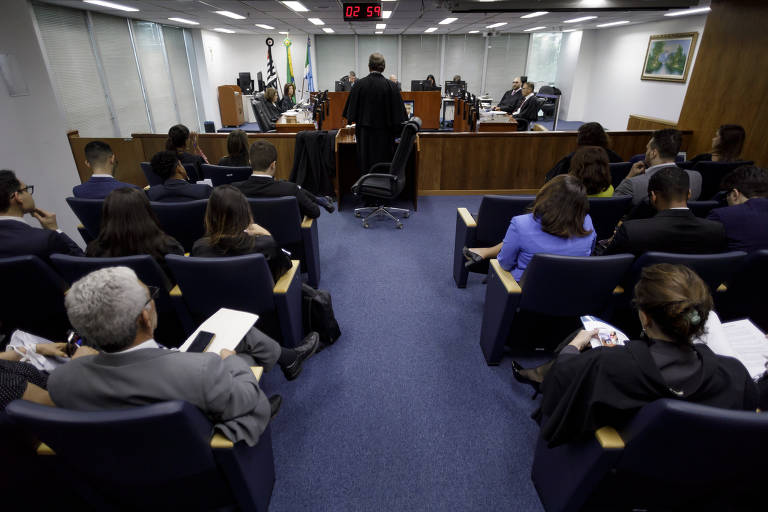 Ações de mais de 60 salários aprovadas na Justiça têm atrasados pagos por meio de precatórios, uma vez no ano