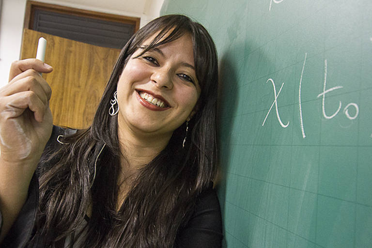 Jaqueline Godoy Mesquita, 37, é professora de matemática na Universidade de Brasília (UNB) e a mulher mais jovem a assumir a presidência da Sociedade Brasileira de Matemática