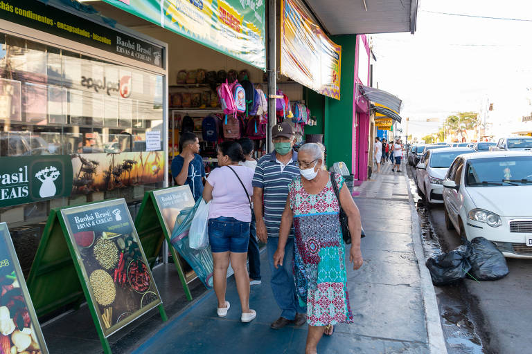 Movimentação no comércio em Cuiabá (MT), capital de um dos quatro estados com mais homens do que mulheres; Mato Grosso lidera com 50,33% de homens, seguido por Roraima (50,32%), Tocantins (50,1%) e Acre (50,04%)