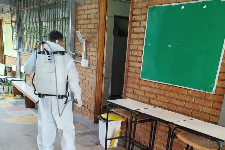 Cidades de MG repetem estratégias usadas contra Covid após morte de crianças por bactéria