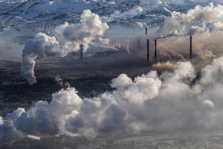 Poluição industrial retratada em cena do documentário 'Legado', de Yann Arthus-Bertrand