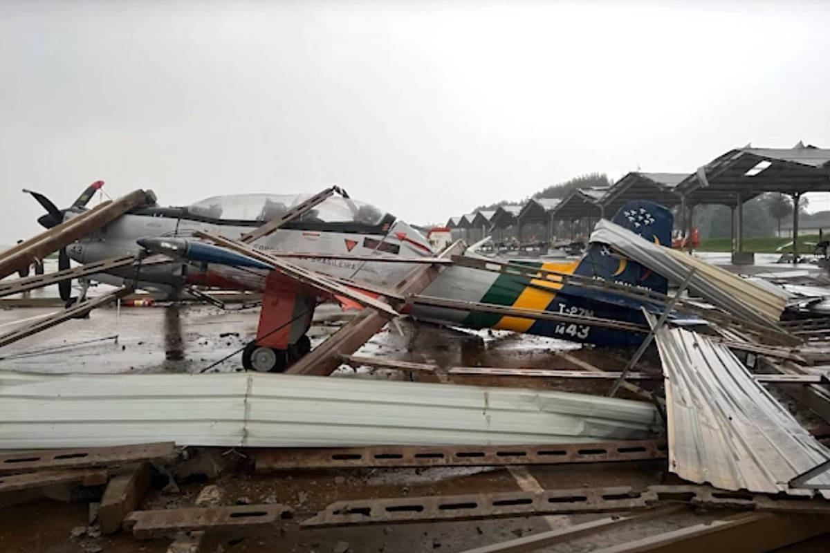 Mesmo com muita chuva, Domingo Aéreo do PAMA-SP reúne 80 mil