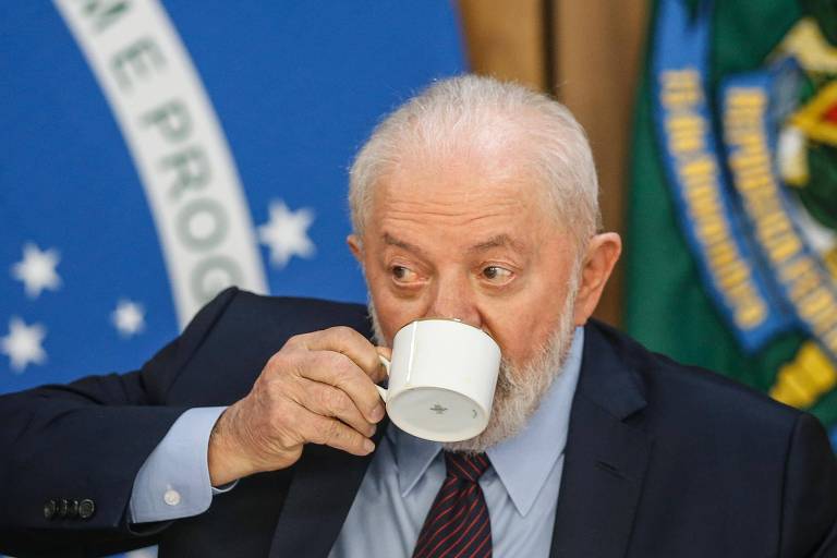 Lula culpa partidos por redução de mulheres do 1º escalão e diz não poder fazer nada