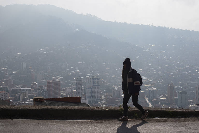 Cidades da Bolívia ficam encobertas por fumaça de incêndios florestais