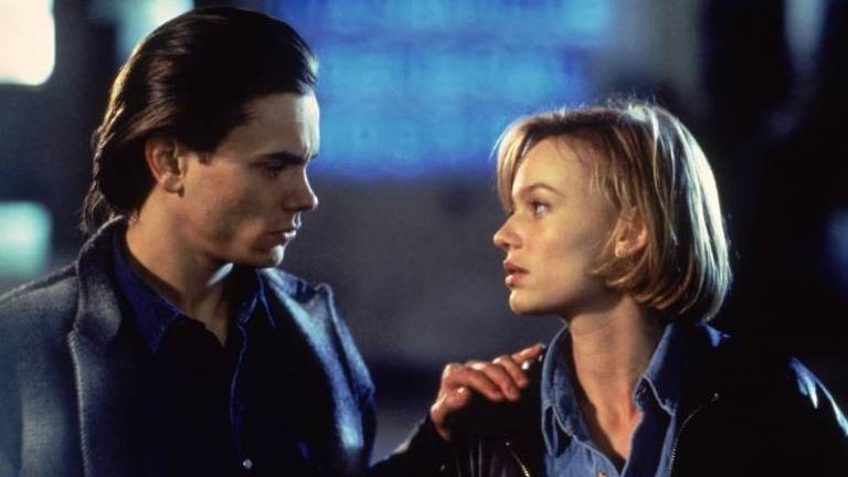 River Phoenix and Samantha Mathis in Um Sonho, Dois Amores (1993)