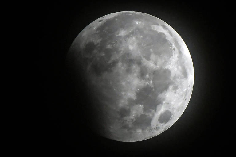 Eclipse lunar em libra: Veja dicas para enfrentar o período