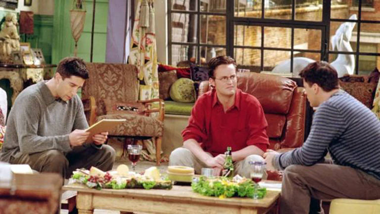 Morre Matthew Perry, o Chandler de 'Friends': a vida do ator em imagens