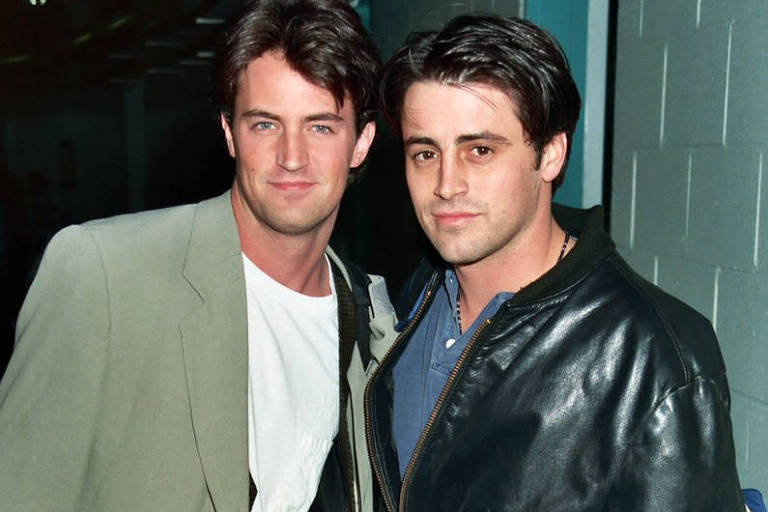Chandler e Joey formaram o casal mais estável de Friends; lembre cenas do 'bromance'