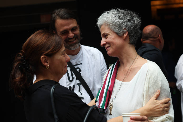 Velório do sociólogo Danilo Santos de Miranda no teatro do Sesc Pompeia