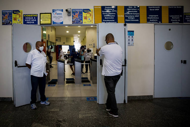 Nos dois dias, os portões serão abertos às 12h e fechados às 13h, com o início da prova às 13h30 (horários de Brasília)