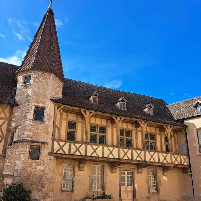 Casa de estilo medieval francês