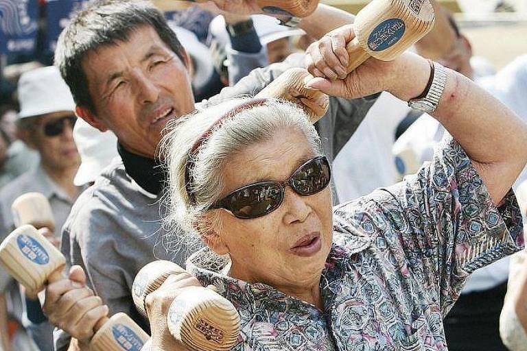 Mais mulheres e idosos empregados: as estratégias do Japão para lidar com população mais velha do mundo