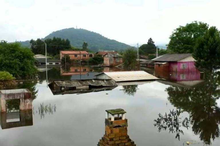 Governo do Paraná pede adiamento do Enem em cidades com enchentes