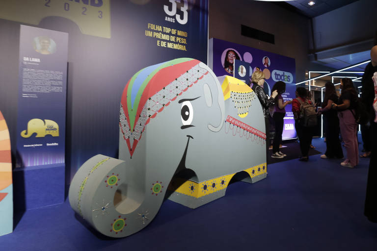 O simpático elefante, ícone do Folha Top of Mind, ganhou cinco versões criadas por artistas plásticos, grafiteiros e designers, expostas na cerimônia de premiação da 33ª edição