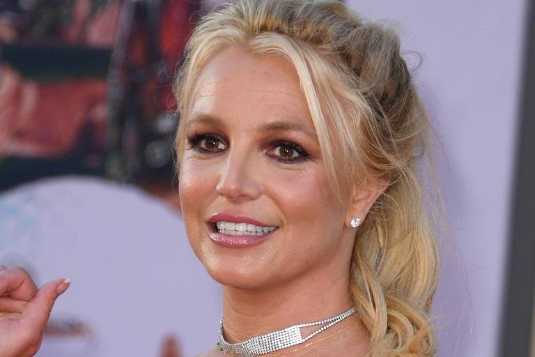 Britney Spears comemora ao atingir topo dos mais vendidos do New York Times com autobiografia