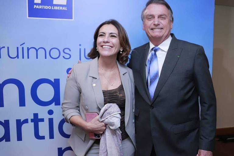 A deputada federal Rosana Valle com o ex-presidente Jair Bolsonaro