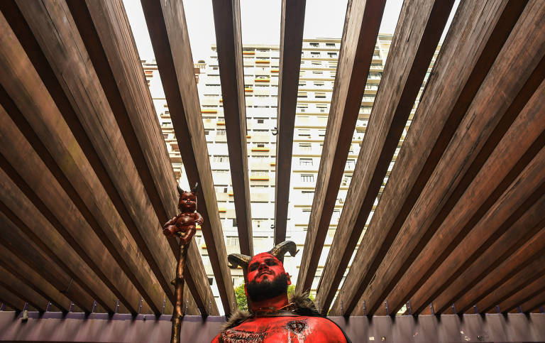 A 'Zombie Walk' é um encontro público de pessoas caracterizadas como 'zumbis' que acontece em diversas cidades do mundo