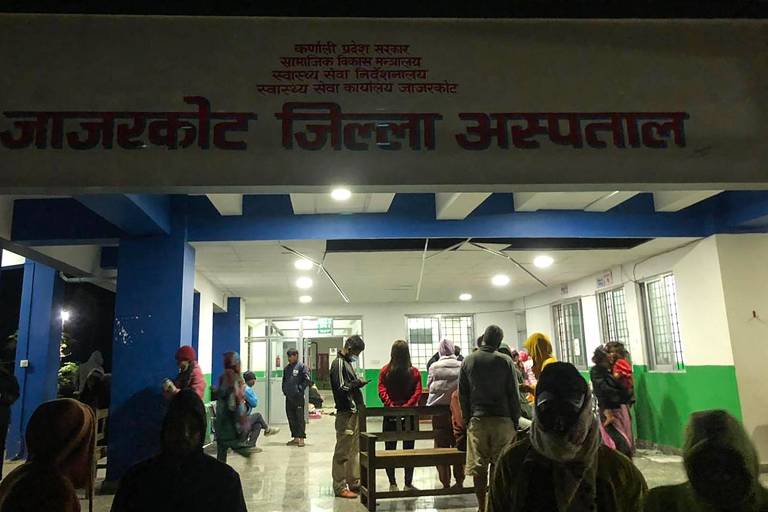 Terremoto no Nepal deixa ao menos 128 mortos