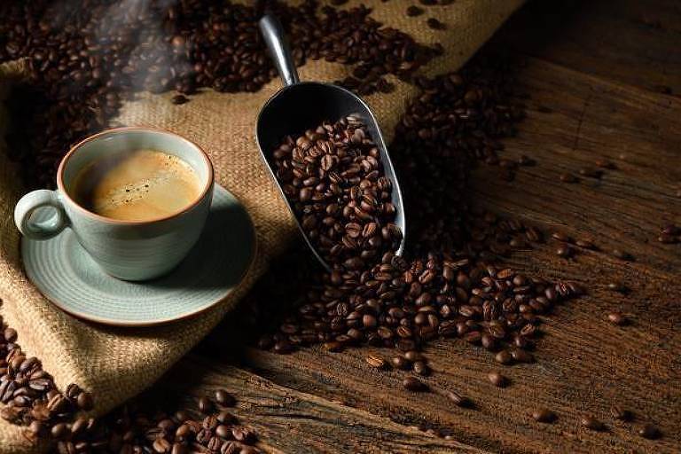 Aliada na concentração, cafeína em excesso pode trazer riscos ao coração