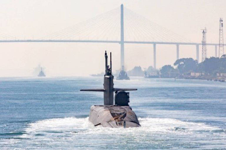 EUA pressionam Irã com seu mais poderoso submarino nuclear