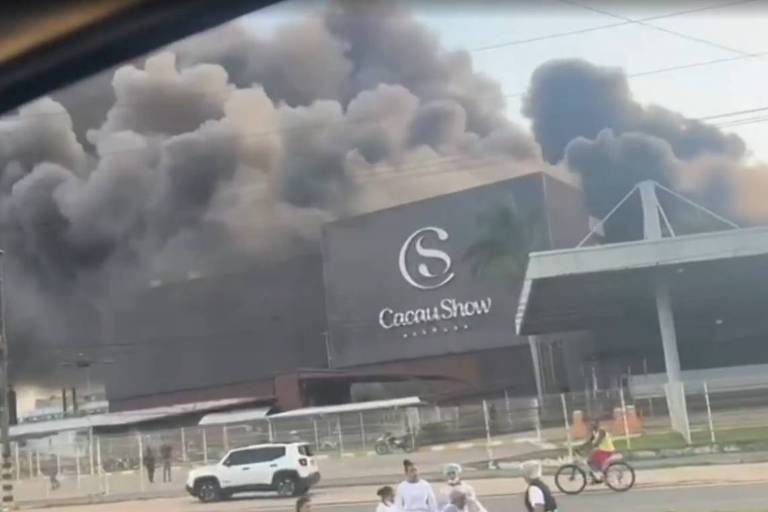 Fábrica da Cacau Show é atingida por grande incêndio no Espírito Santo