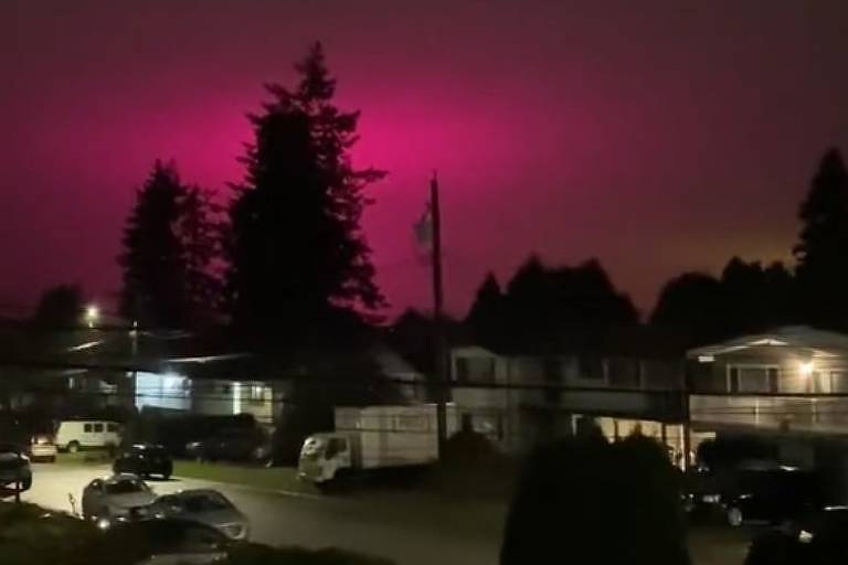 Plantação de maconha deixa o céu rosa no Canadá