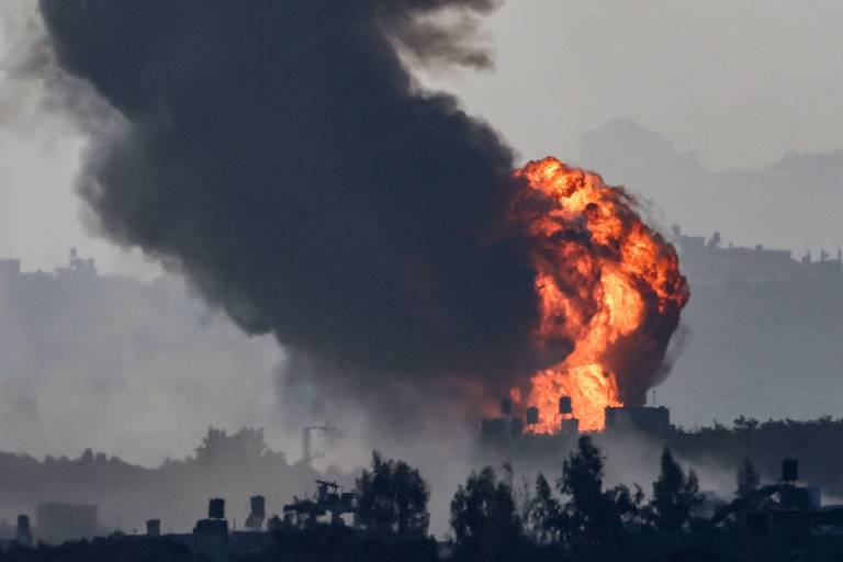 Israel bombardeia Faixa de Gaza; veja fotos de hoje