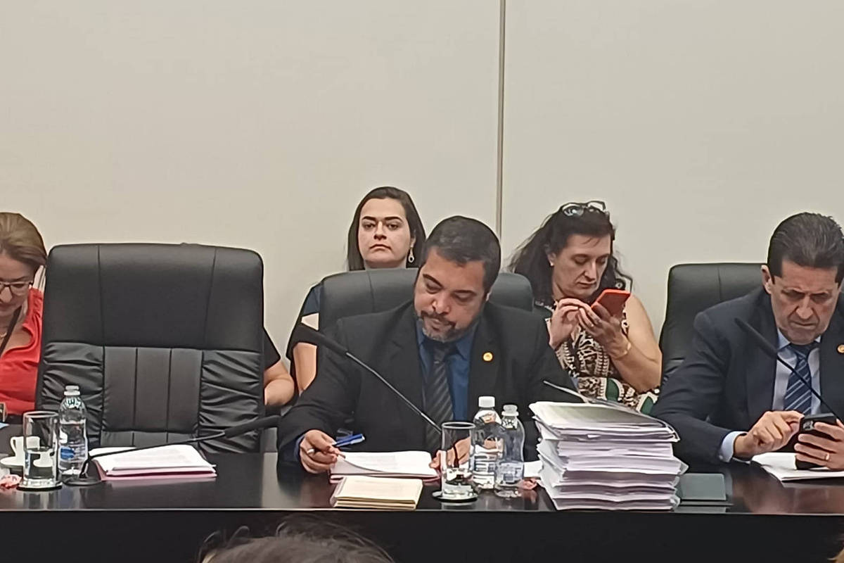 PT cita lenda chinesa e Mesopotâmia para tentar atrasar venda da Sabesp