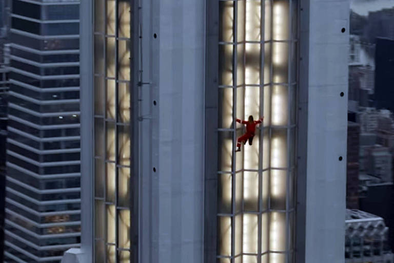 Jared Leto escala Empire State Building, de 102 andares, em Nova York; veja vídeo